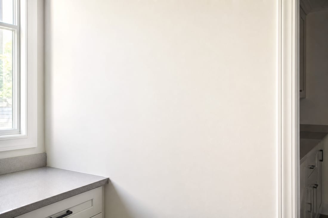 Exemple : mur de cuisine fraîchement peint